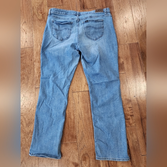 Lee Relaxed Fit Mid Rise Classic Straight Leg 5 Pocket Denim Blue Jeans. 18L - Picture 2 of 8